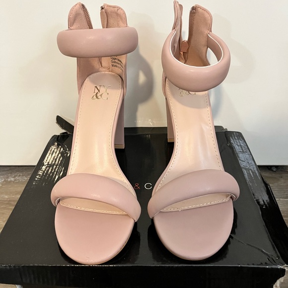 New sandals. - Picture 4 of 4